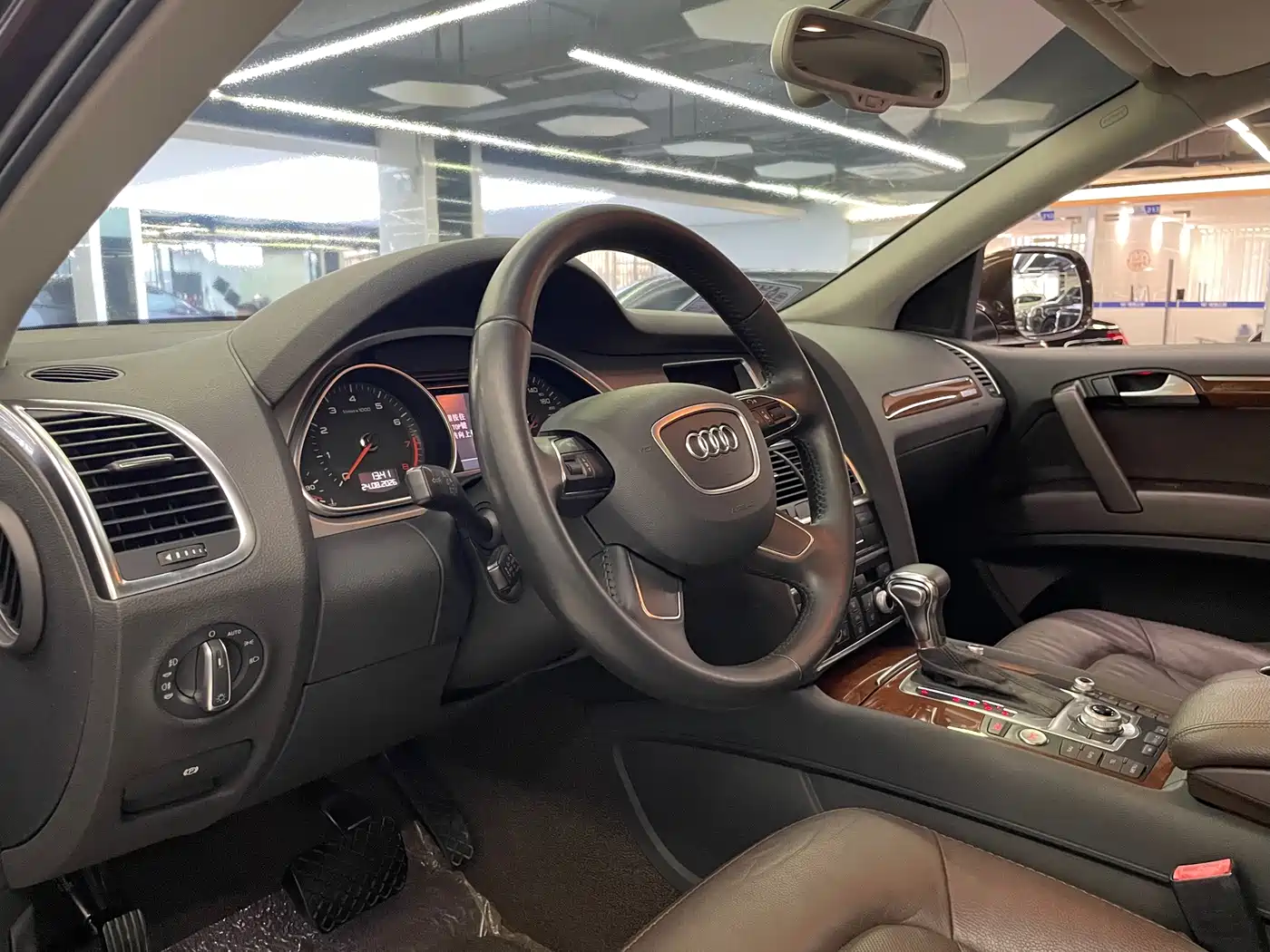 Фото 38 - Audi Q7