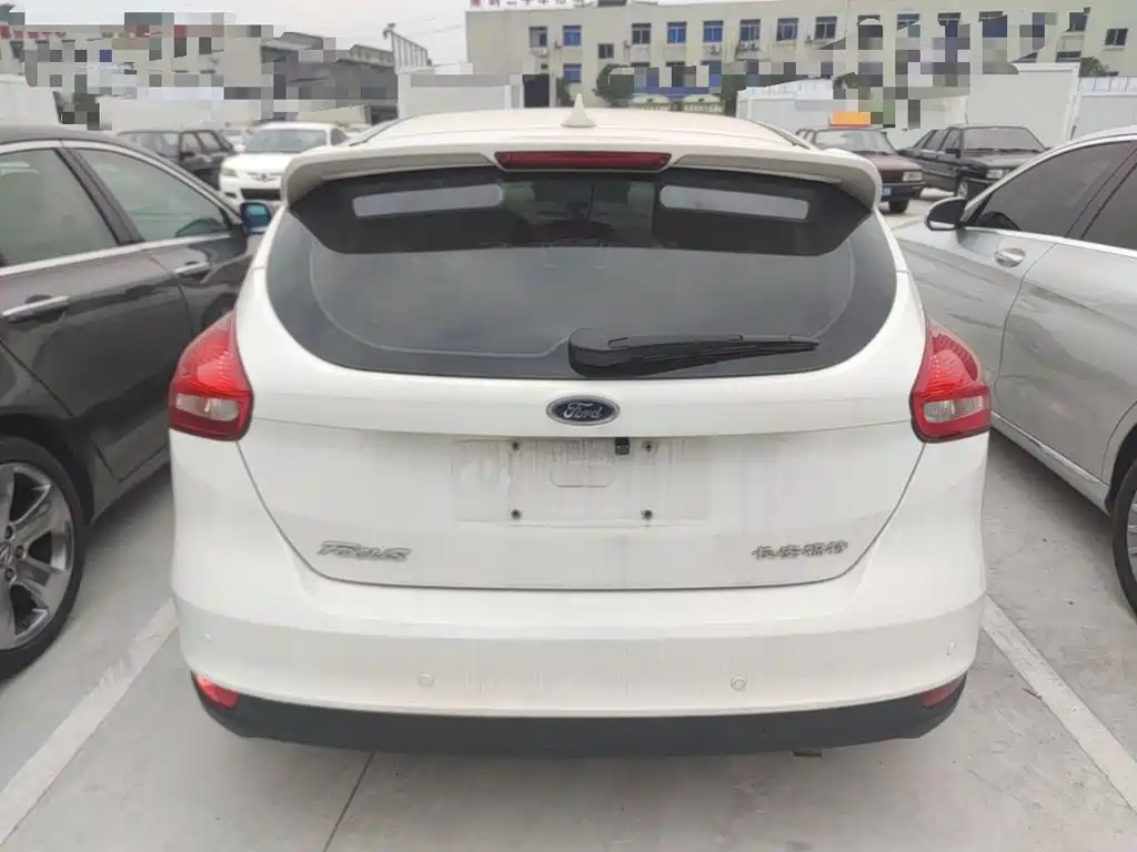 Фото 6 - Ford Focus