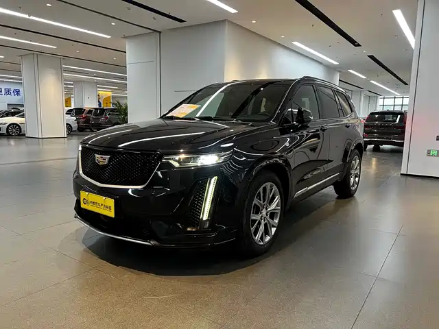 CADILLAC XT6