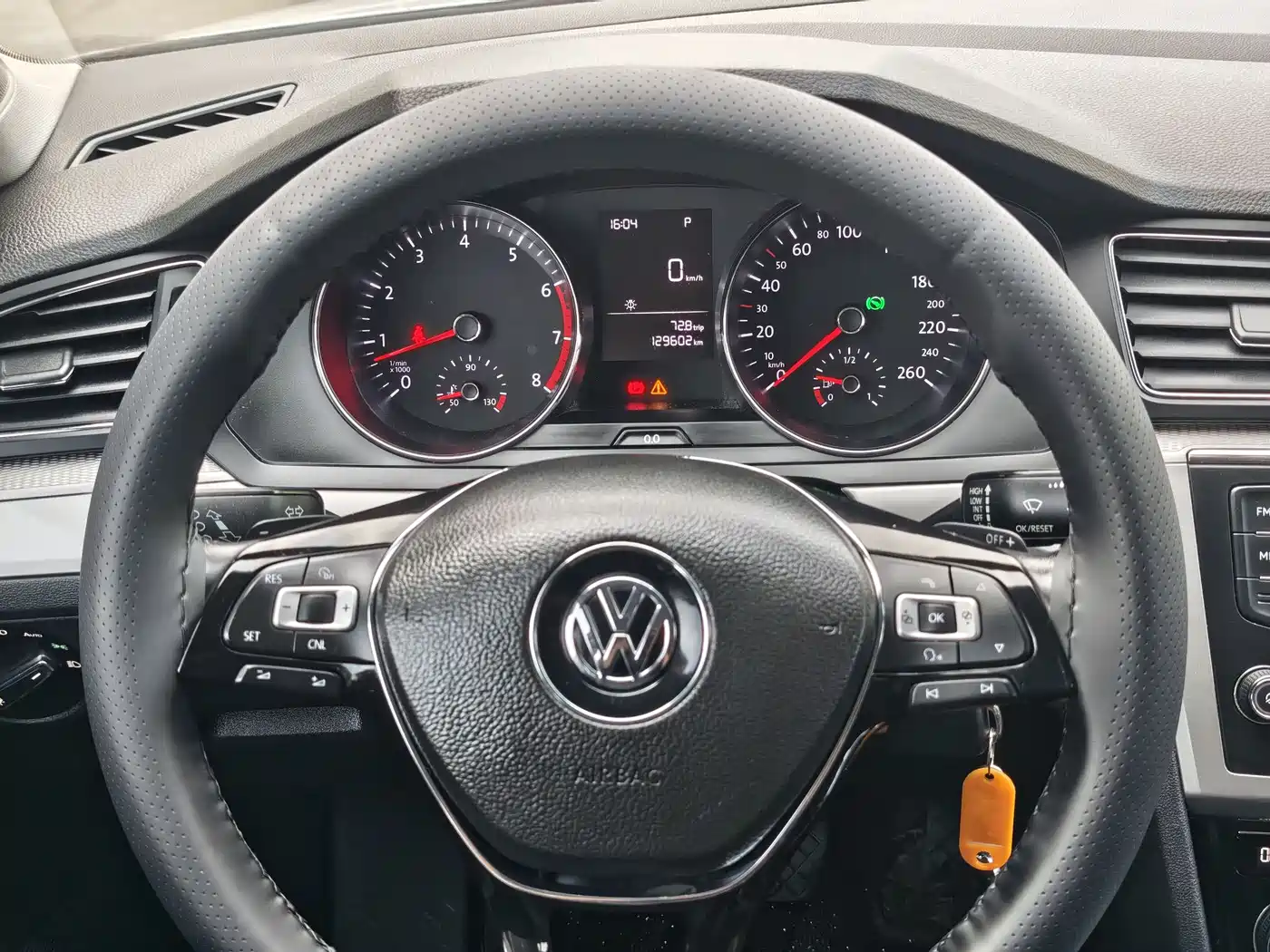 Volkswagen Lamando 2015 230TSI DSG Style фото 8