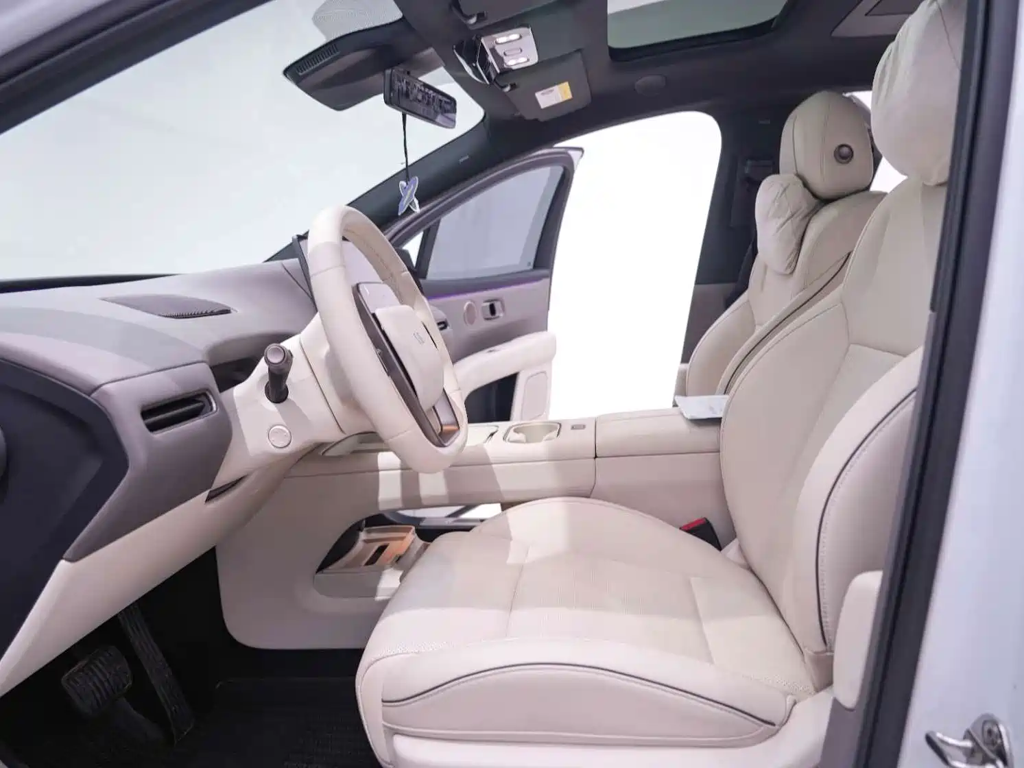 Фото 20 - Li Auto i6