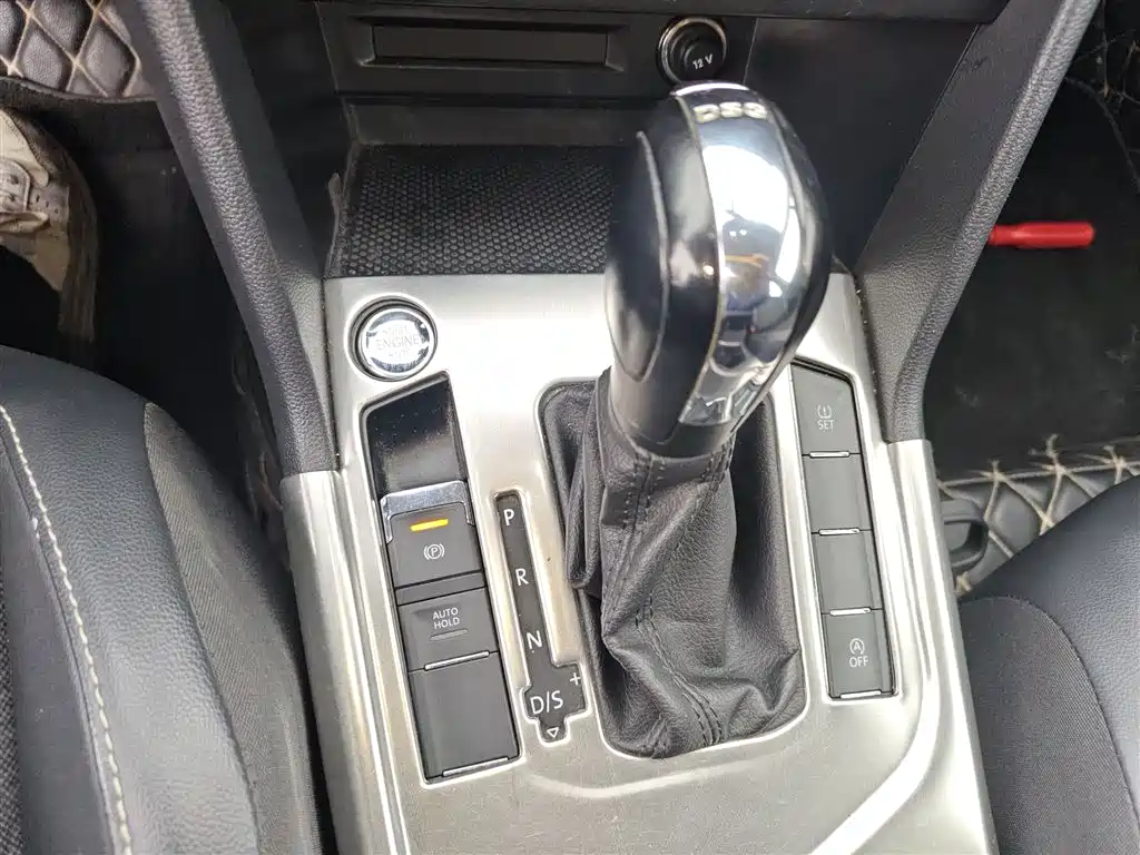 Volkswagen Tiguan L 2018 Facelift 330TSI Automatic 2WD Trend Edition фото 11