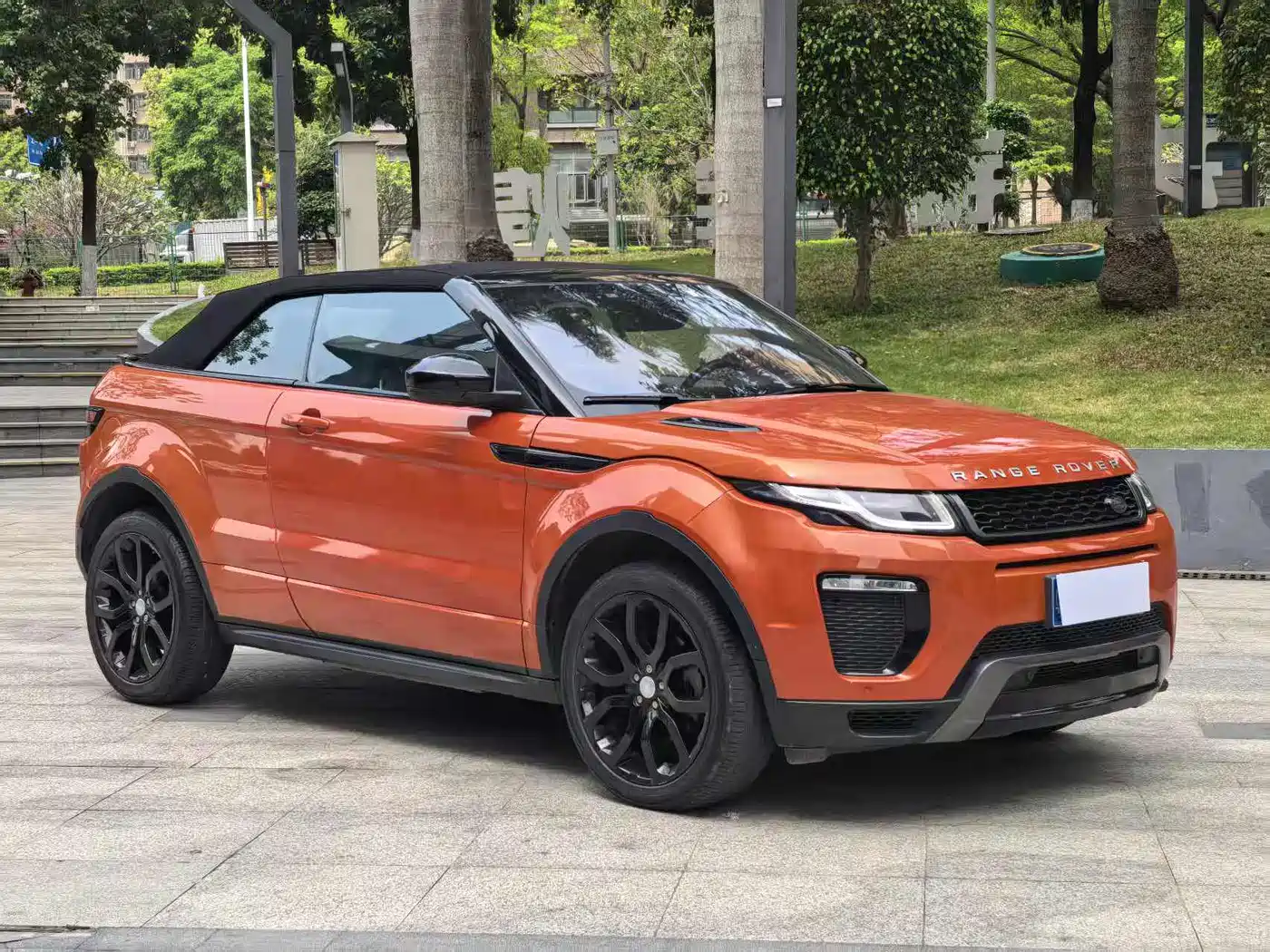 Land Rover Range Rover Evoque (Import) 2017 2.0T Convertible фото 13