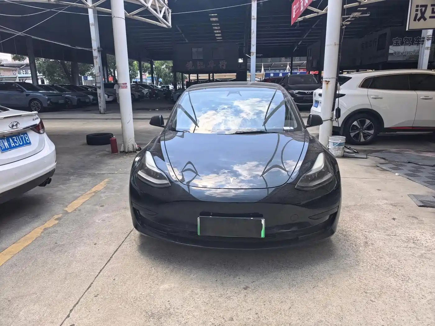 Фото 2 - Tesla Model 3