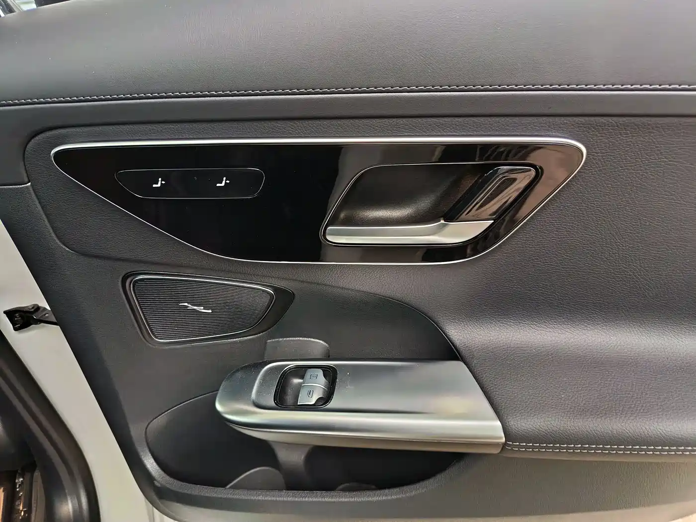 Mercedes-Benz C-Class 2024 C 260 L Sport фото 13
