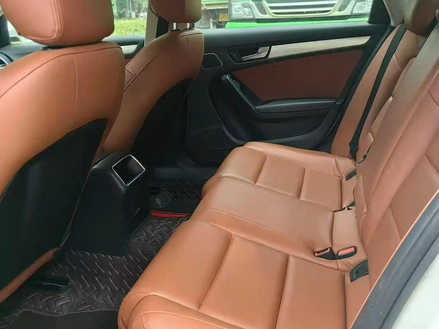 Audi A4L 2012 2.0 TFSI Auto Comfort фото 8