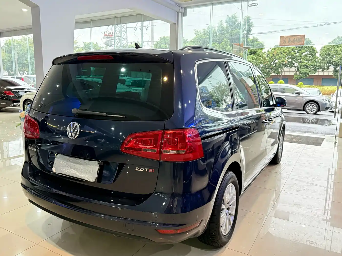 Volkswagen Sharan 2014 2.0TSI Standard фото 14