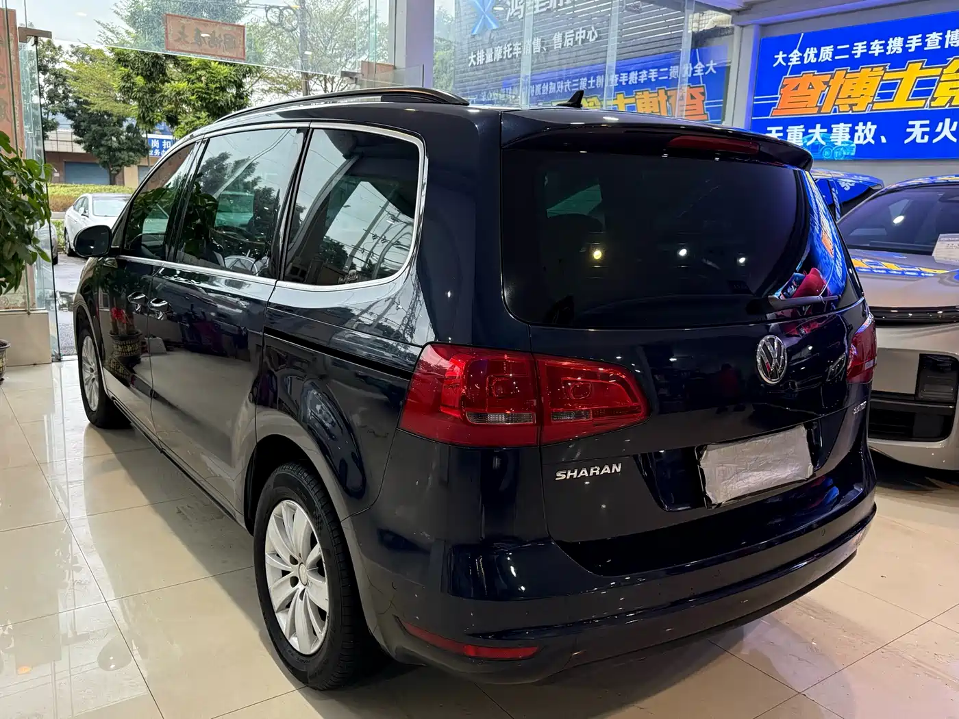 Volkswagen Sharan 2014 2.0TSI Standard фото 15