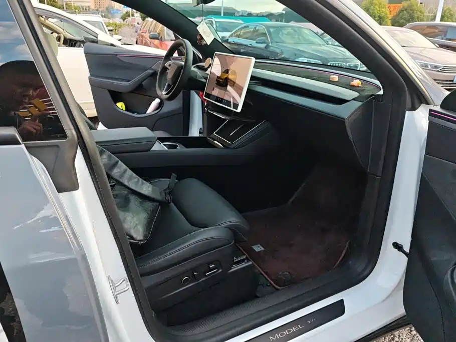 Tesla Model Y L 2026 2025 Facelift Long Range AWD