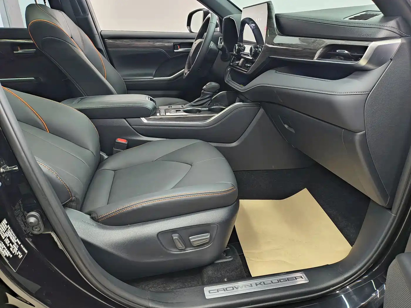 Toyota Crown Kluger 2024 2.5L HEV 4WD Luxury Edition фото 20