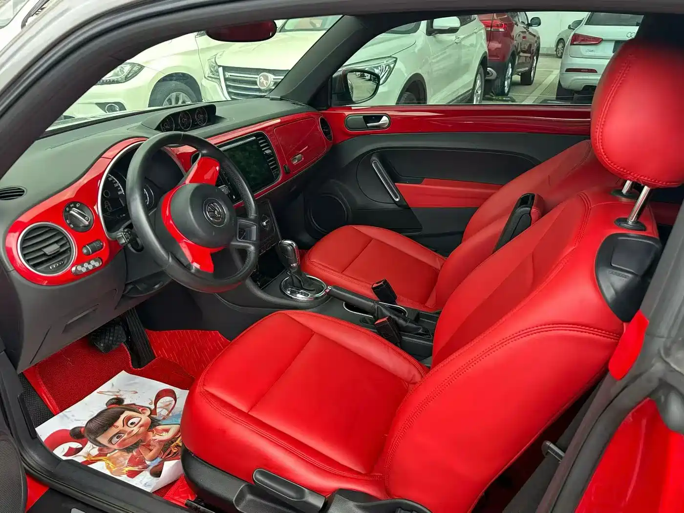 Volkswagen Beetle 2013 1.4TSI Fender Rock Edition фото 4