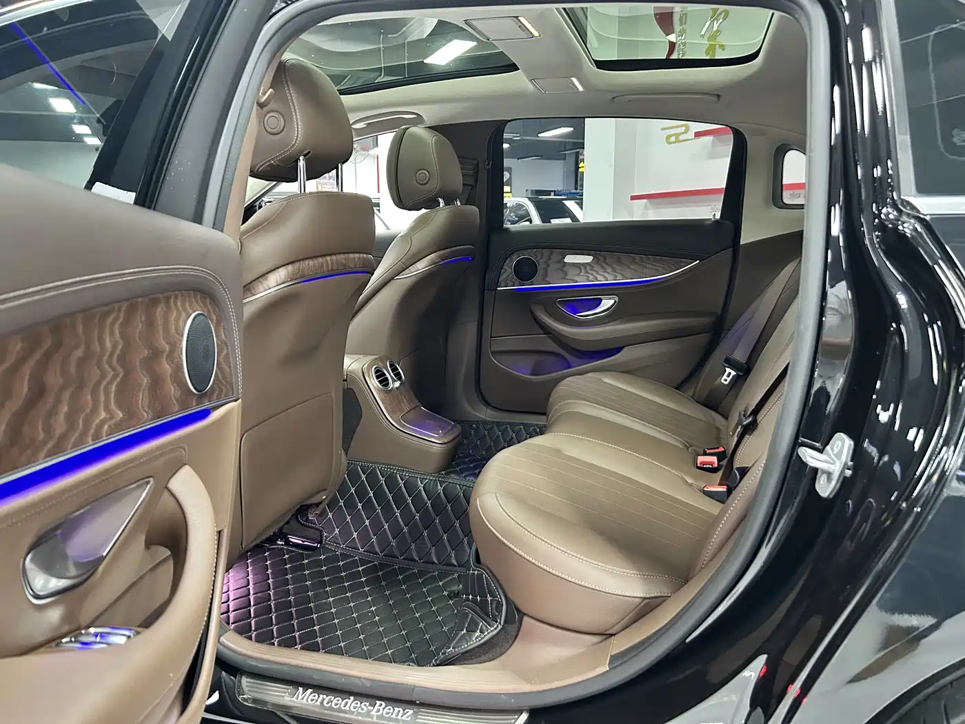 Mercedes-Benz E-Class 2023 E 260 L фото 6