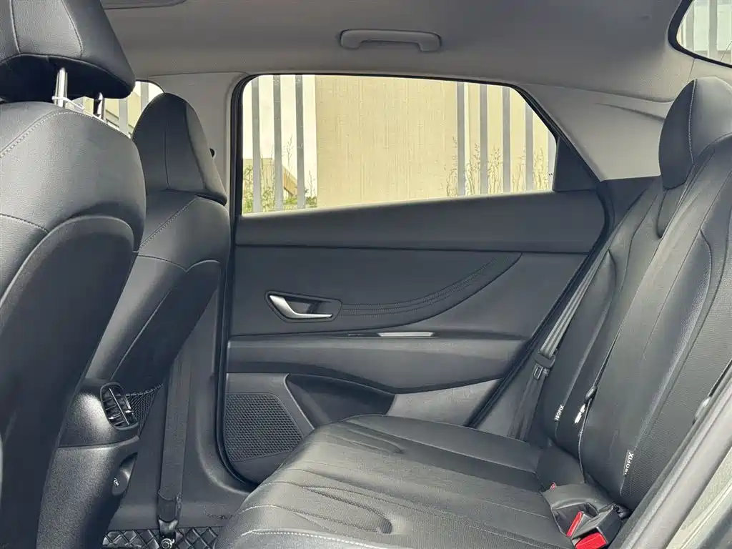 Hyundai Elantra 2023 1.5L CVT GLX Elite Edition фото 7