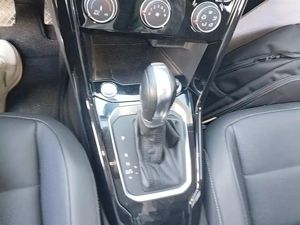 Volkswagen T-ROC 2020 280TSI DSG 2WD Comfort фото 14