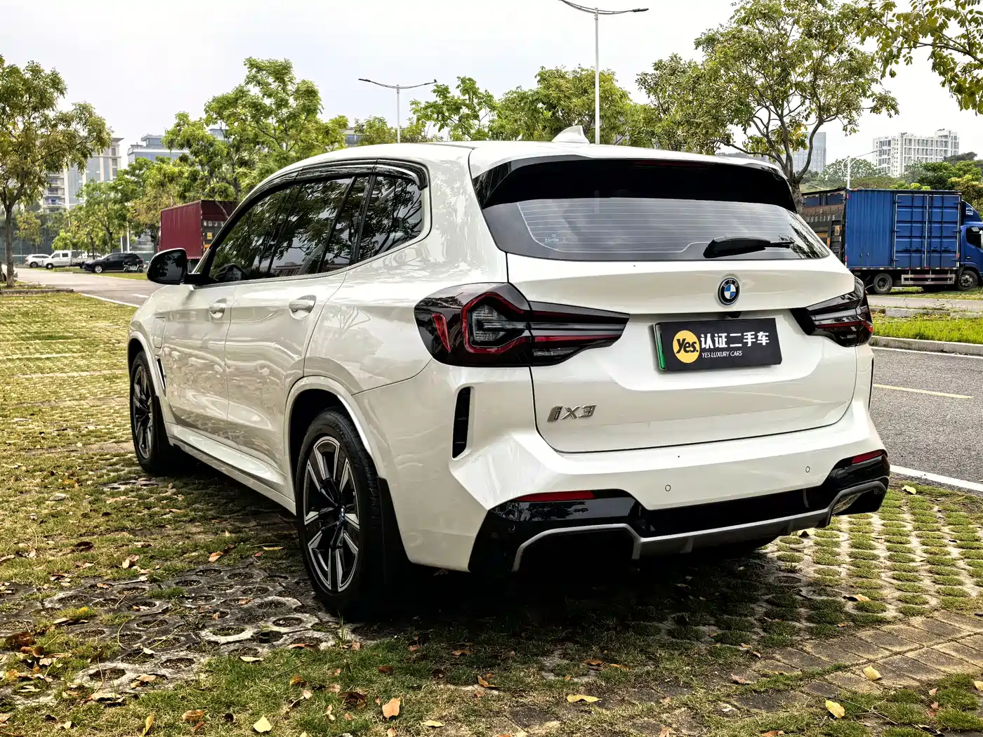 BMW IX3