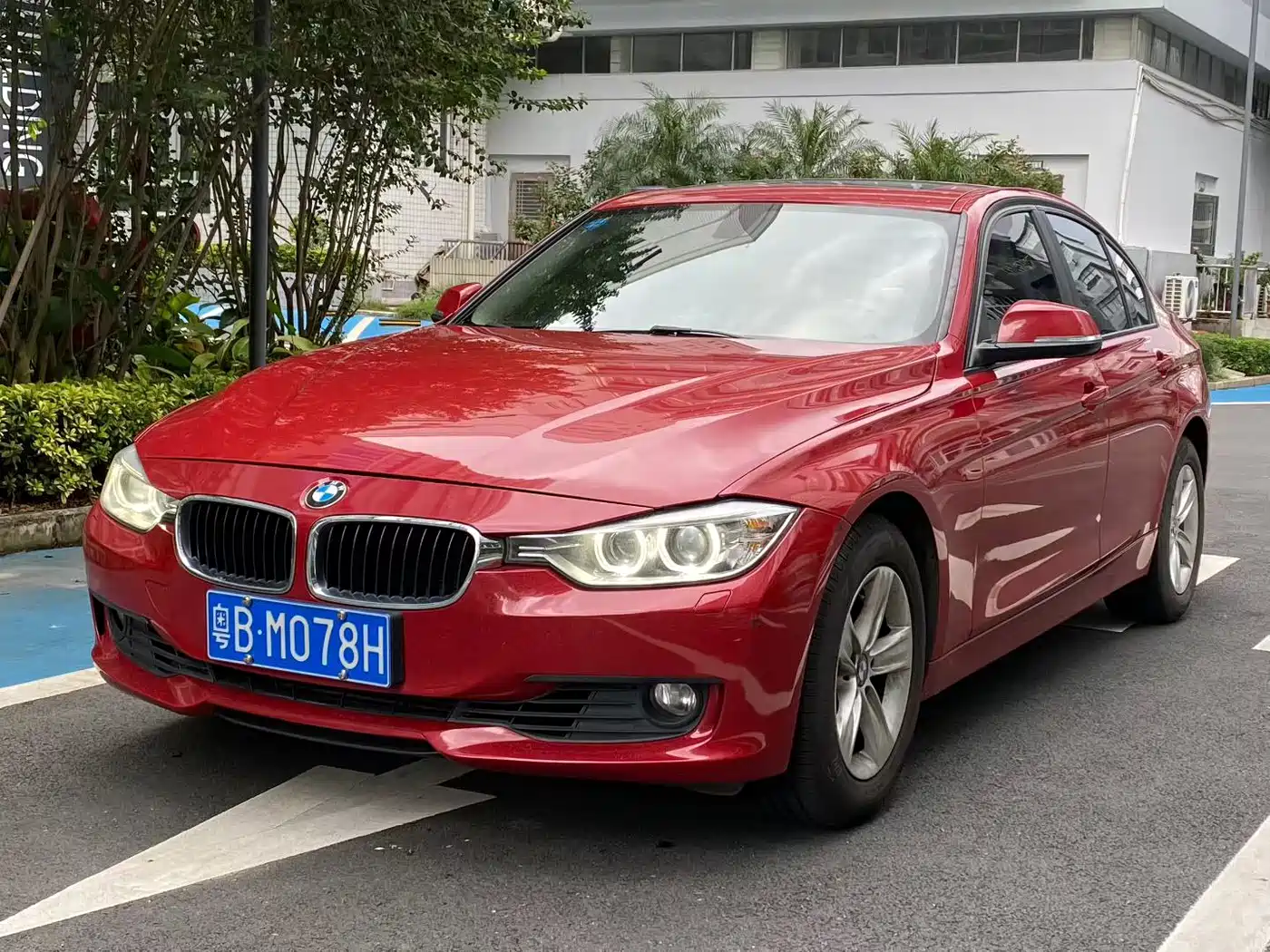 Photo 1 - BMW 3 Series