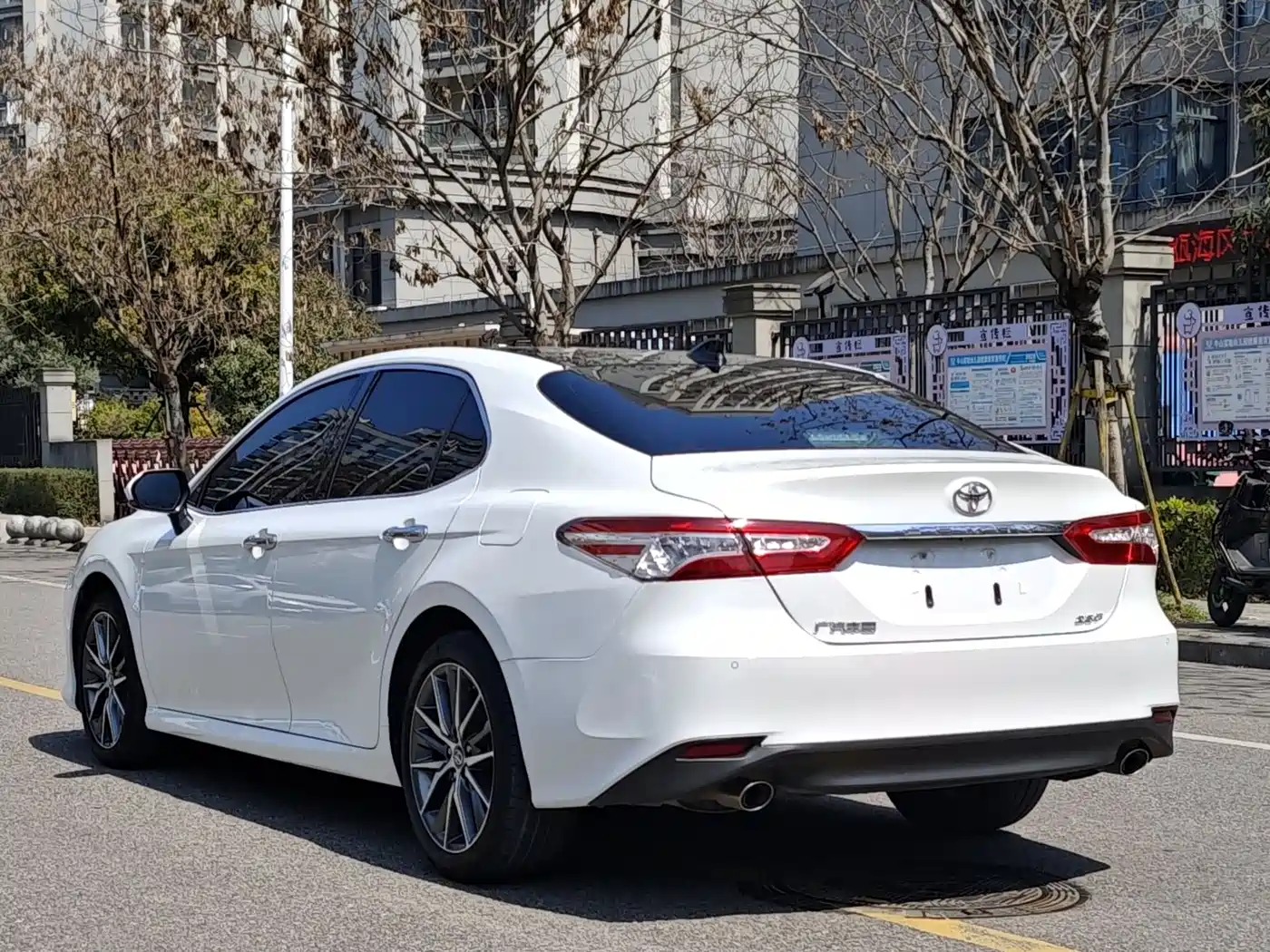 Toyota Camry 2021 2.5G Luxury Edition фото 3