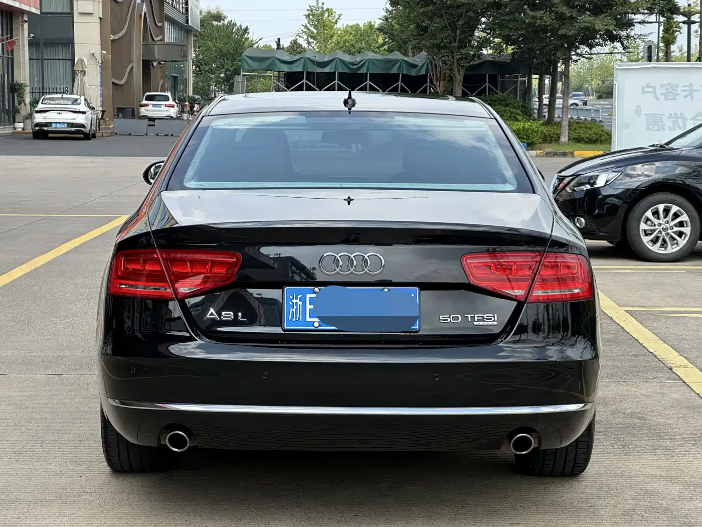 Фото 4 - Audi A8