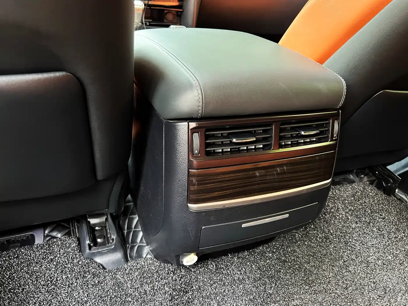 Lexus LX 2019 570 Peak Special Edition фото 12