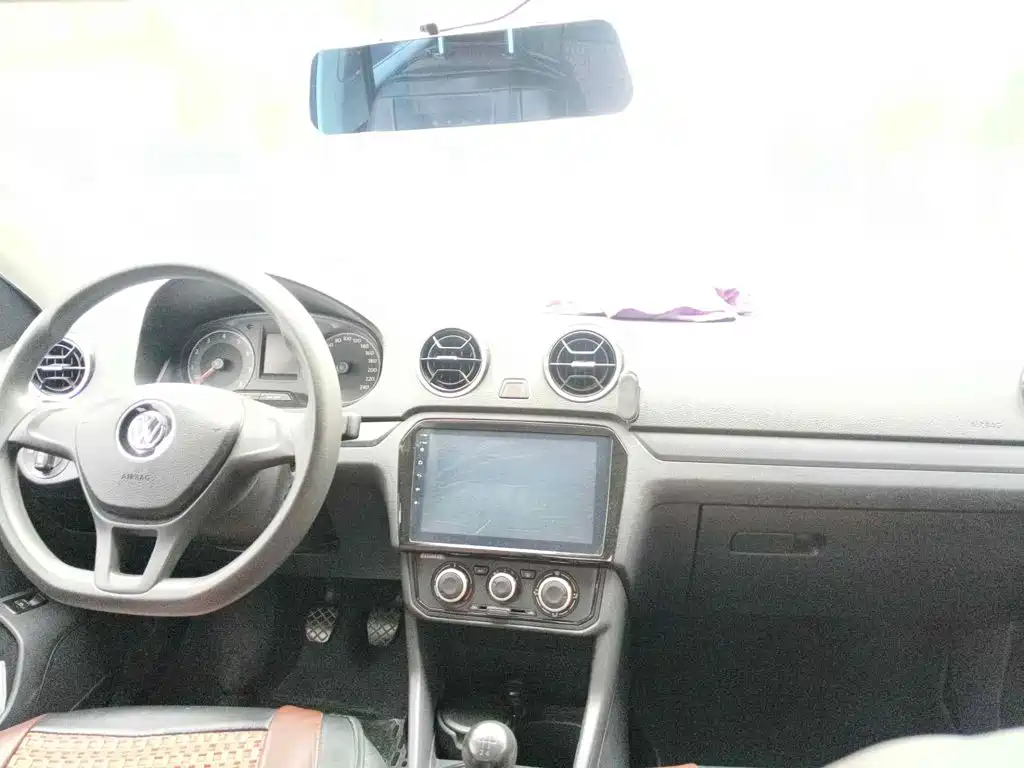 Photo 12 - Volkswagen Jetta