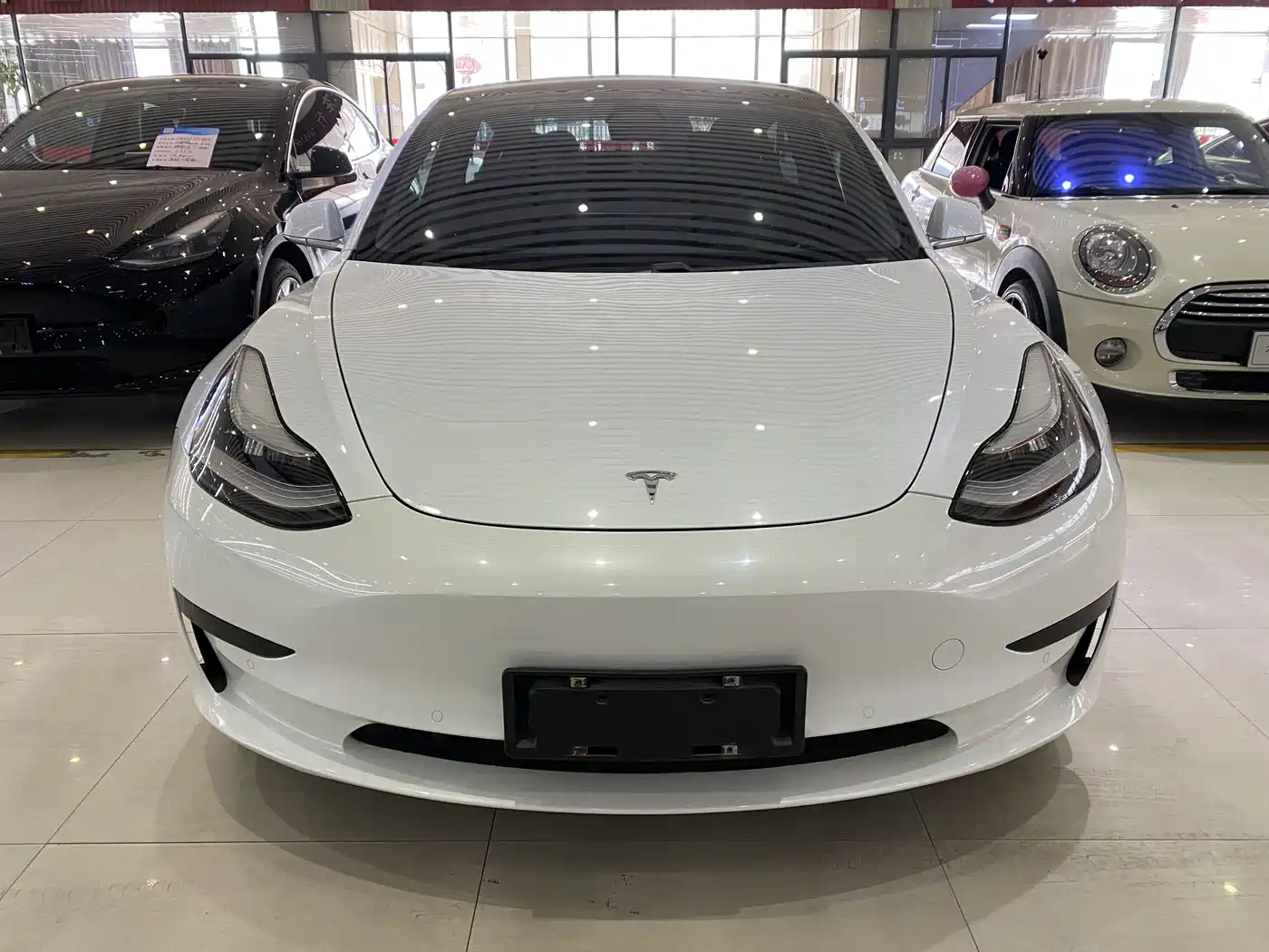 TESLA MODEL 3