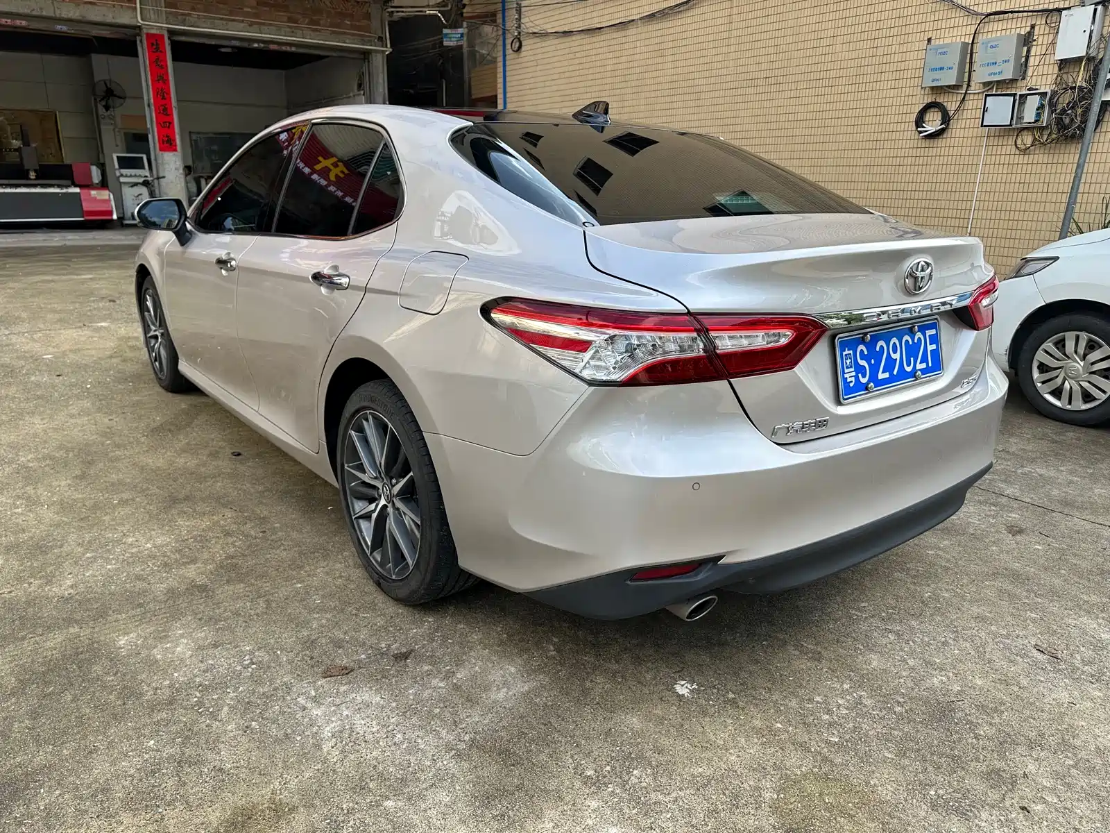 Фото 4 - Toyota Camry
