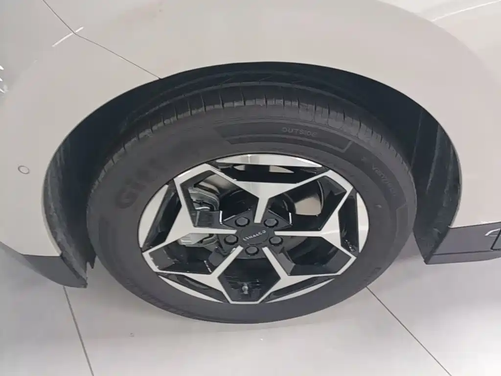 Lynk & Co Z20 2026 2025 175kW