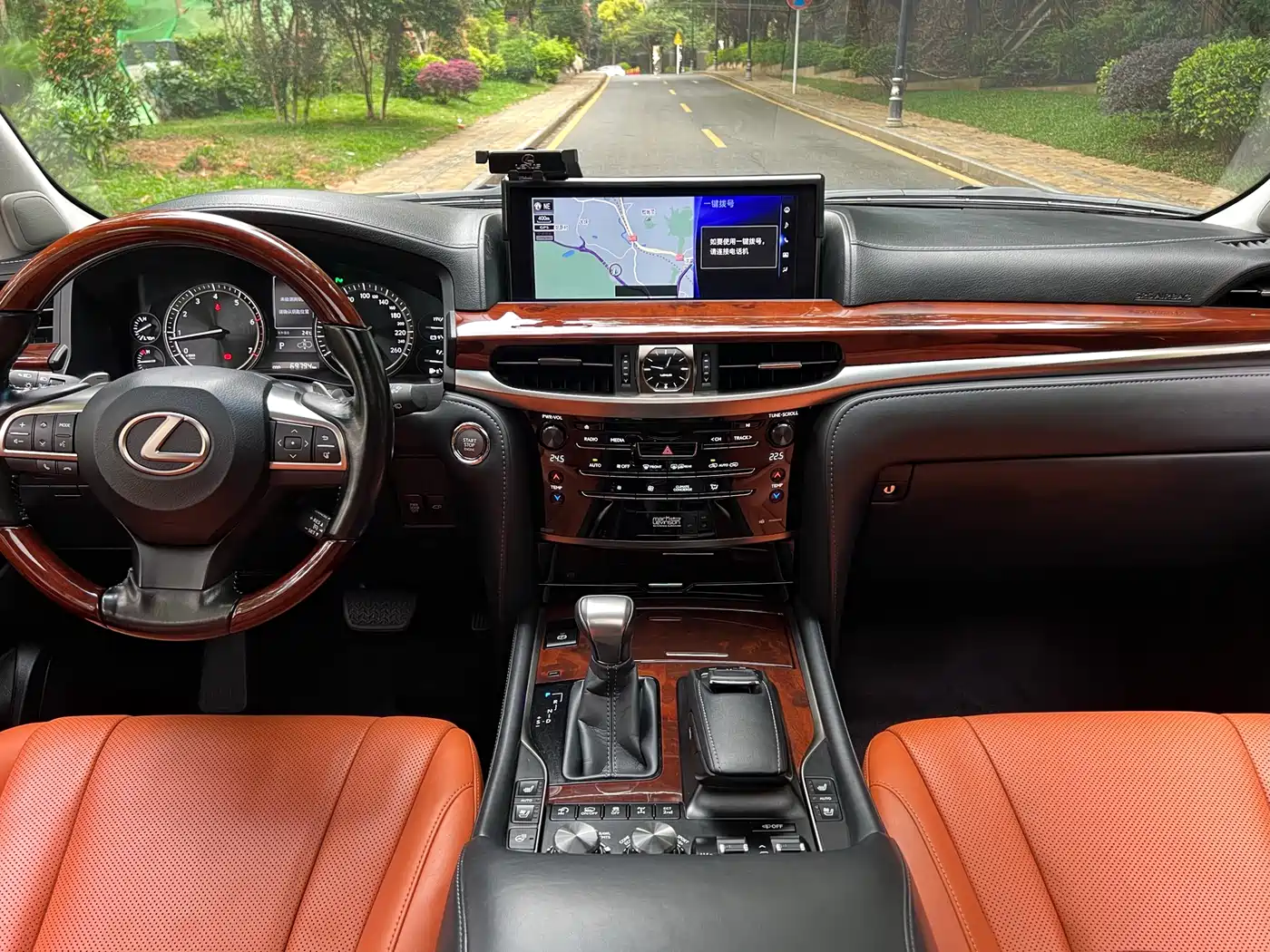 Lexus LX 2017 570 Dynamic Luxury фото 5
