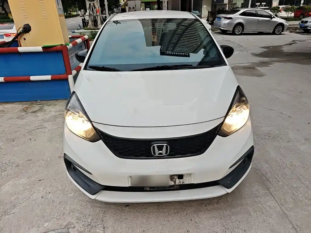 Фото 3 - Honda Fit