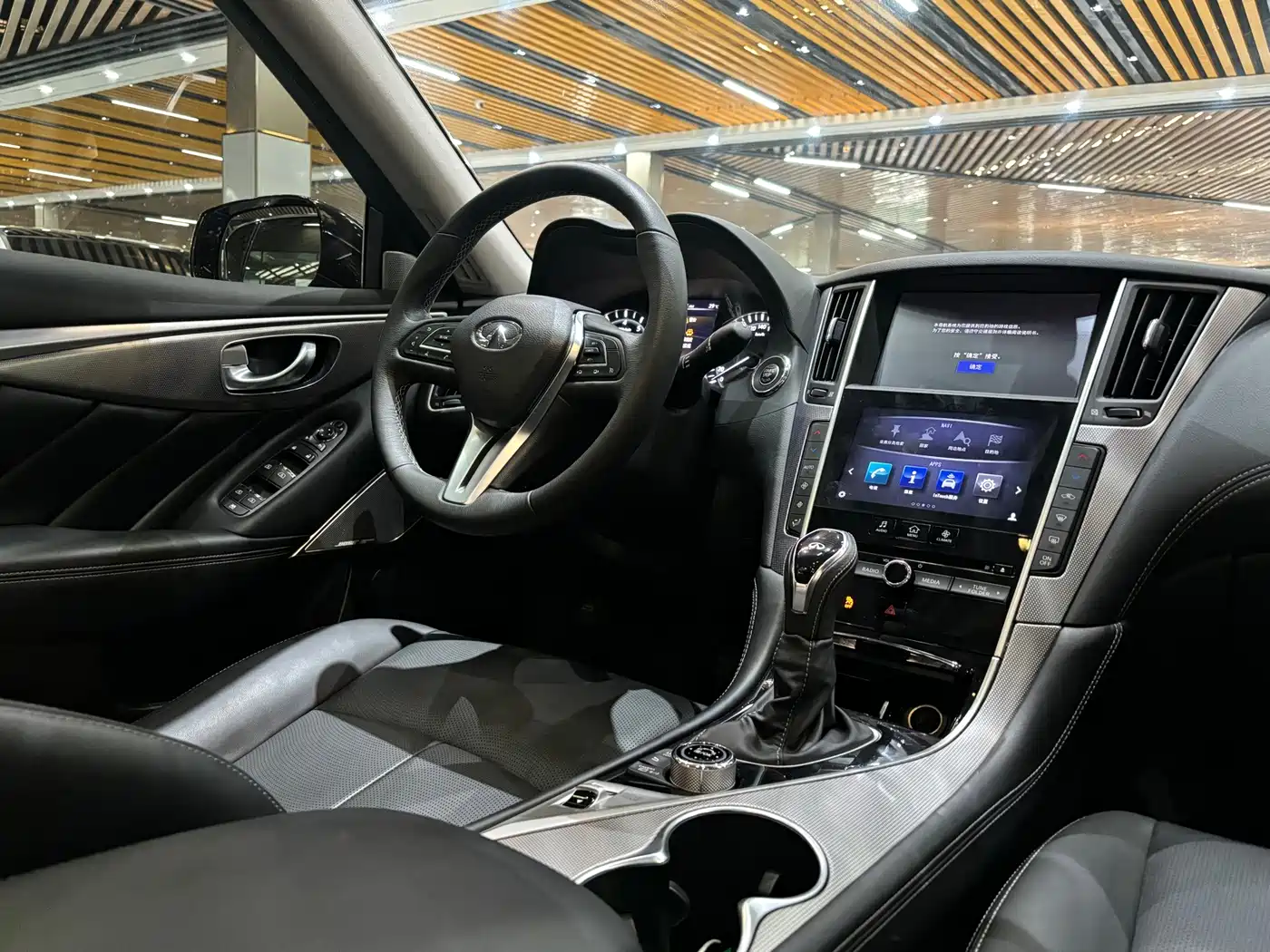 Infiniti Q50L 2019 2018 2.0T Premium Edition (China VI)