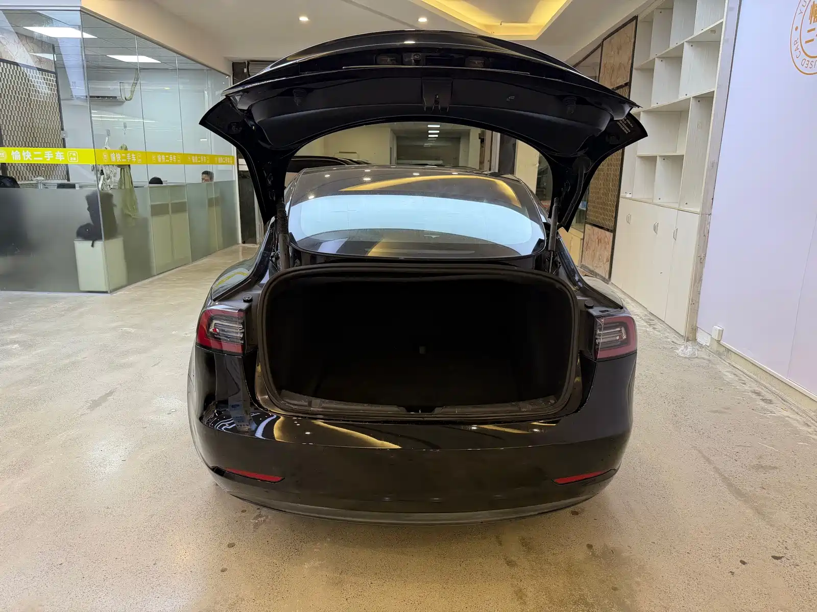 Фото 8 - Tesla Model 3