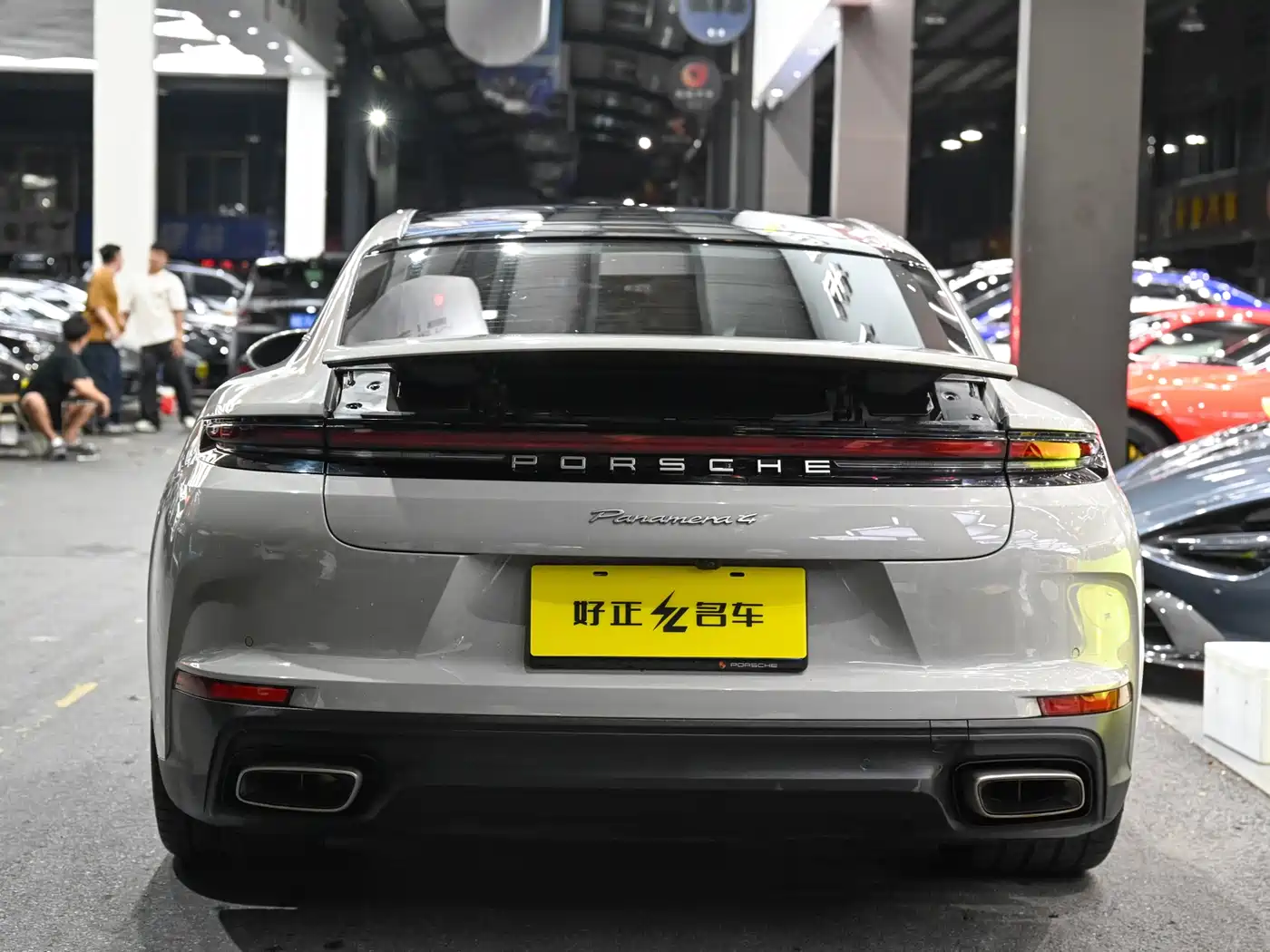 Porsche Panamera 2024 Panamera 4 Executive Long Wheelbase 2.9T фото 5