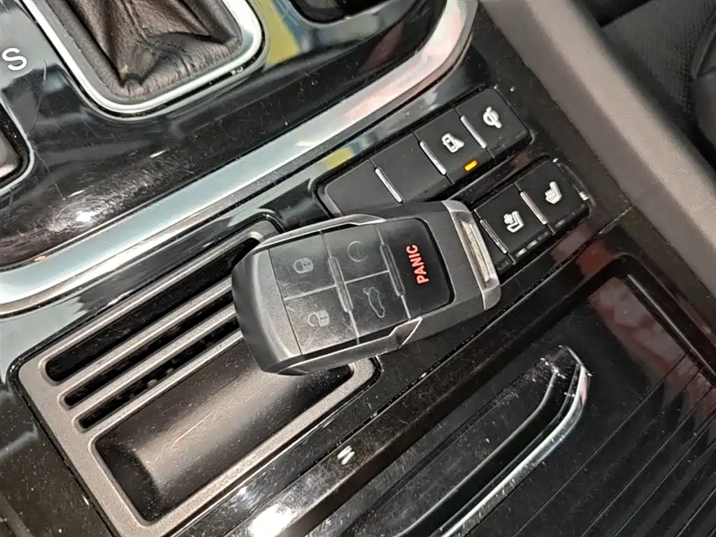 GAC Trumpchi Trumpchi GS8 2017 320T 2WD Luxury Smart Connect (7-seater) фото 9