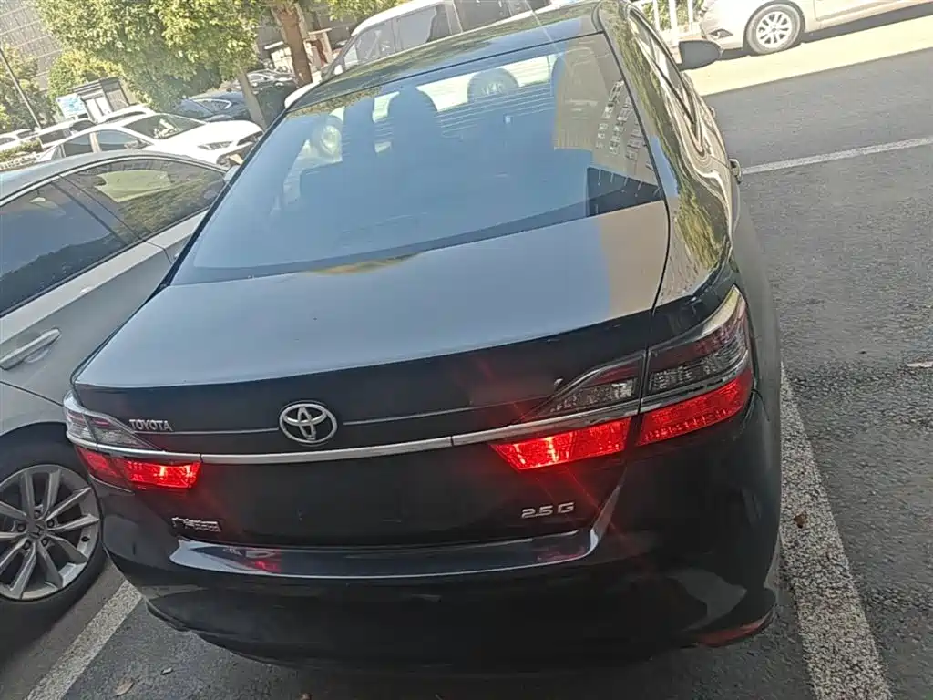 Toyota Camry 2015 2.5G Luxury Navigation Edition фото 6