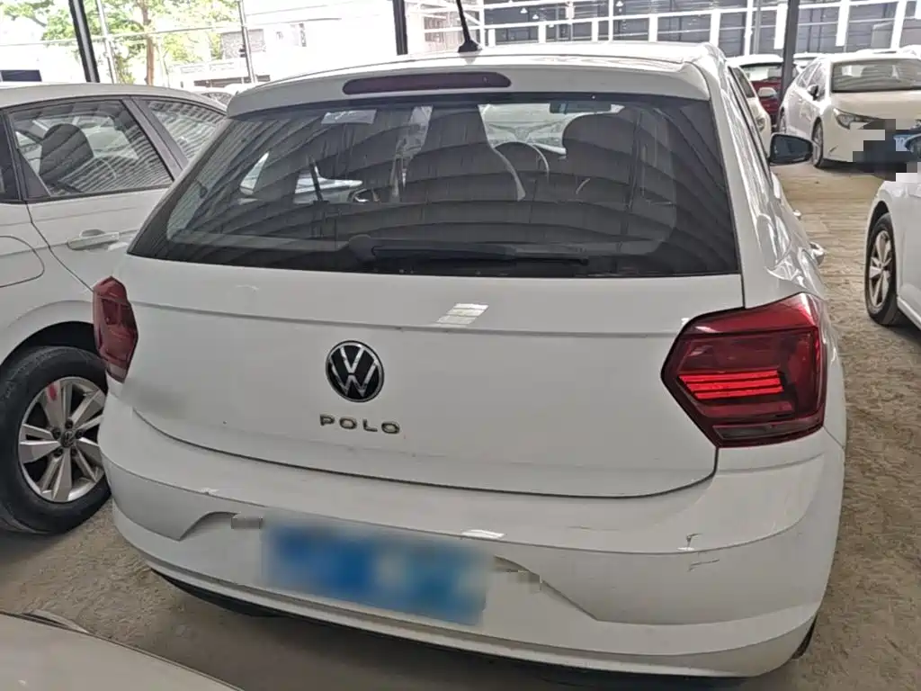 VOLKSWAGEN POLO
