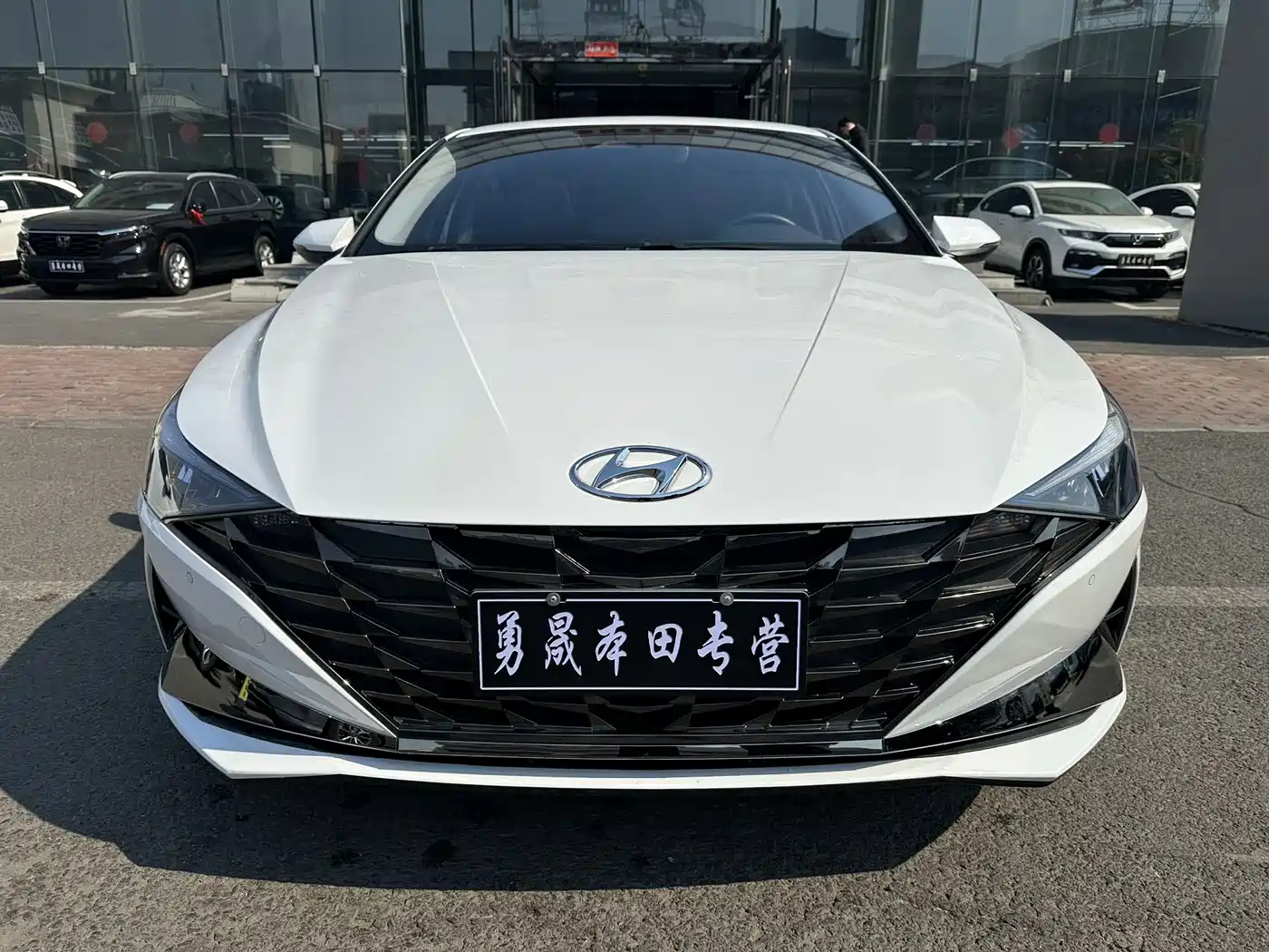 HYUNDAI ELANTRA