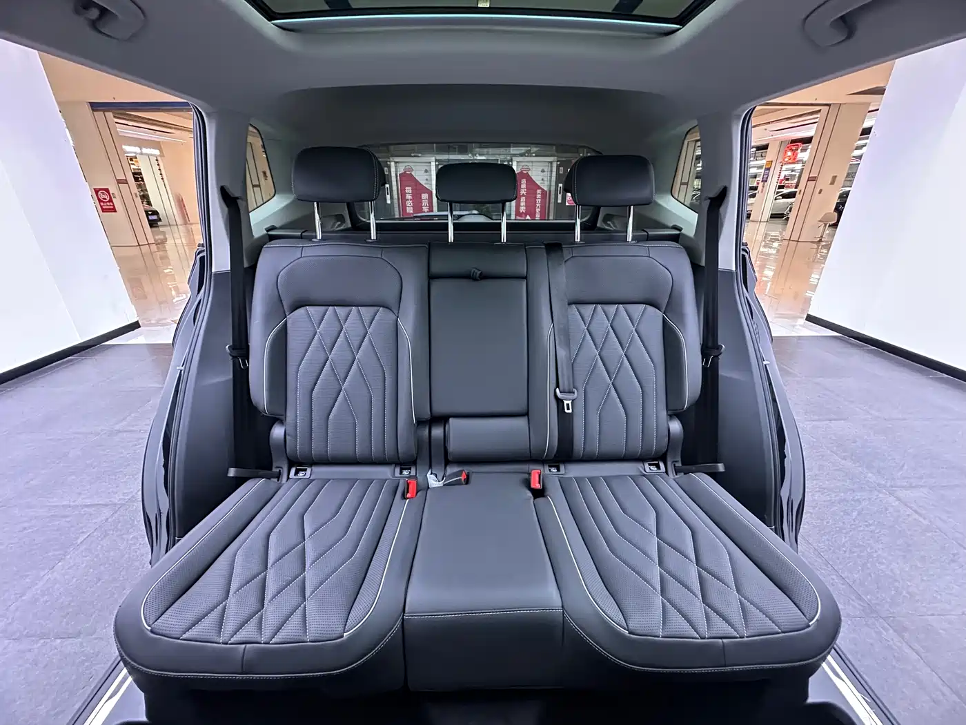 Volkswagen Tiguan L 2023 330TSI Auto 2WD R-Line Premium Edition фото 21