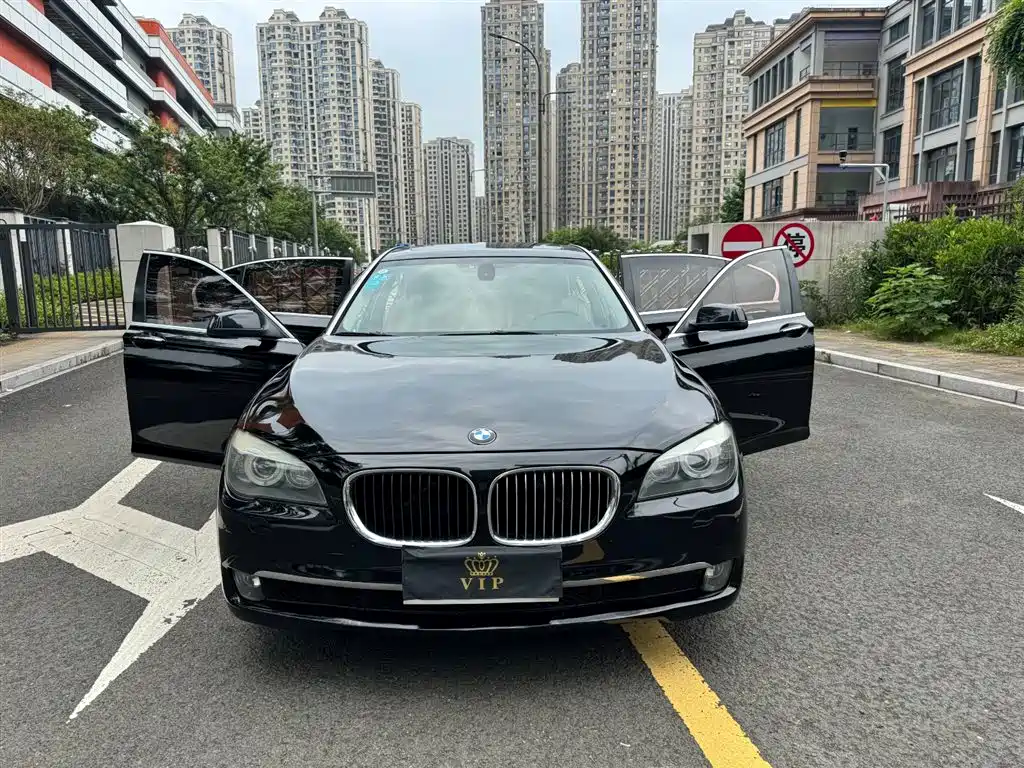 BMW 7 Series 2009 740Li Luxury фото 9