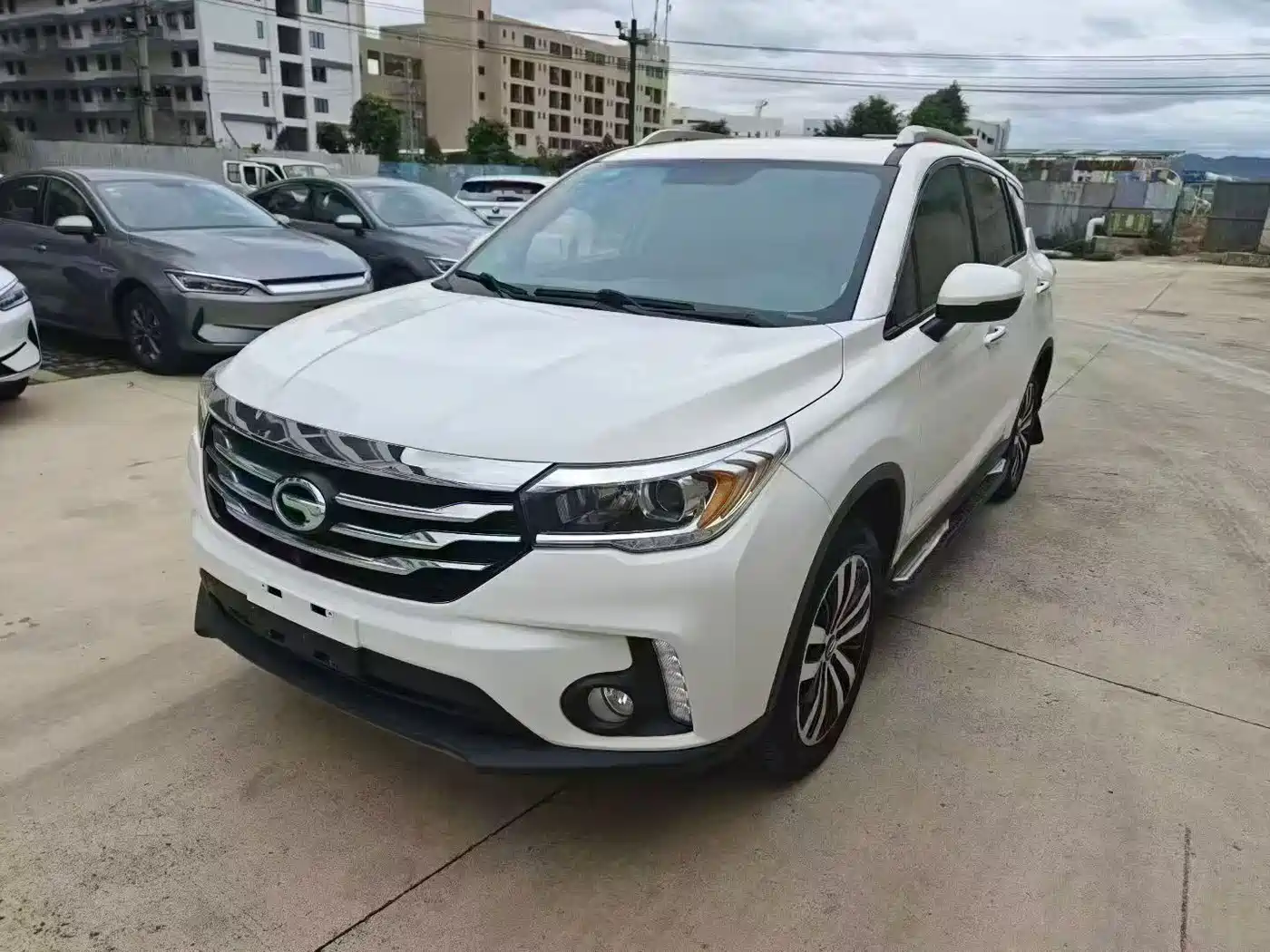 GAC Trumpchi Trumpchi GS4 New Energy 2017 1.5L PHEV Premium Edition