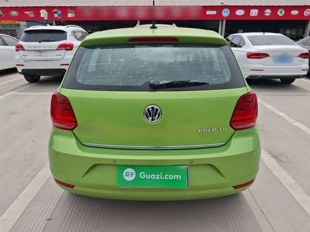Volkswagen Polo 2014 1.6L Automatic Luxury Edition фото 4