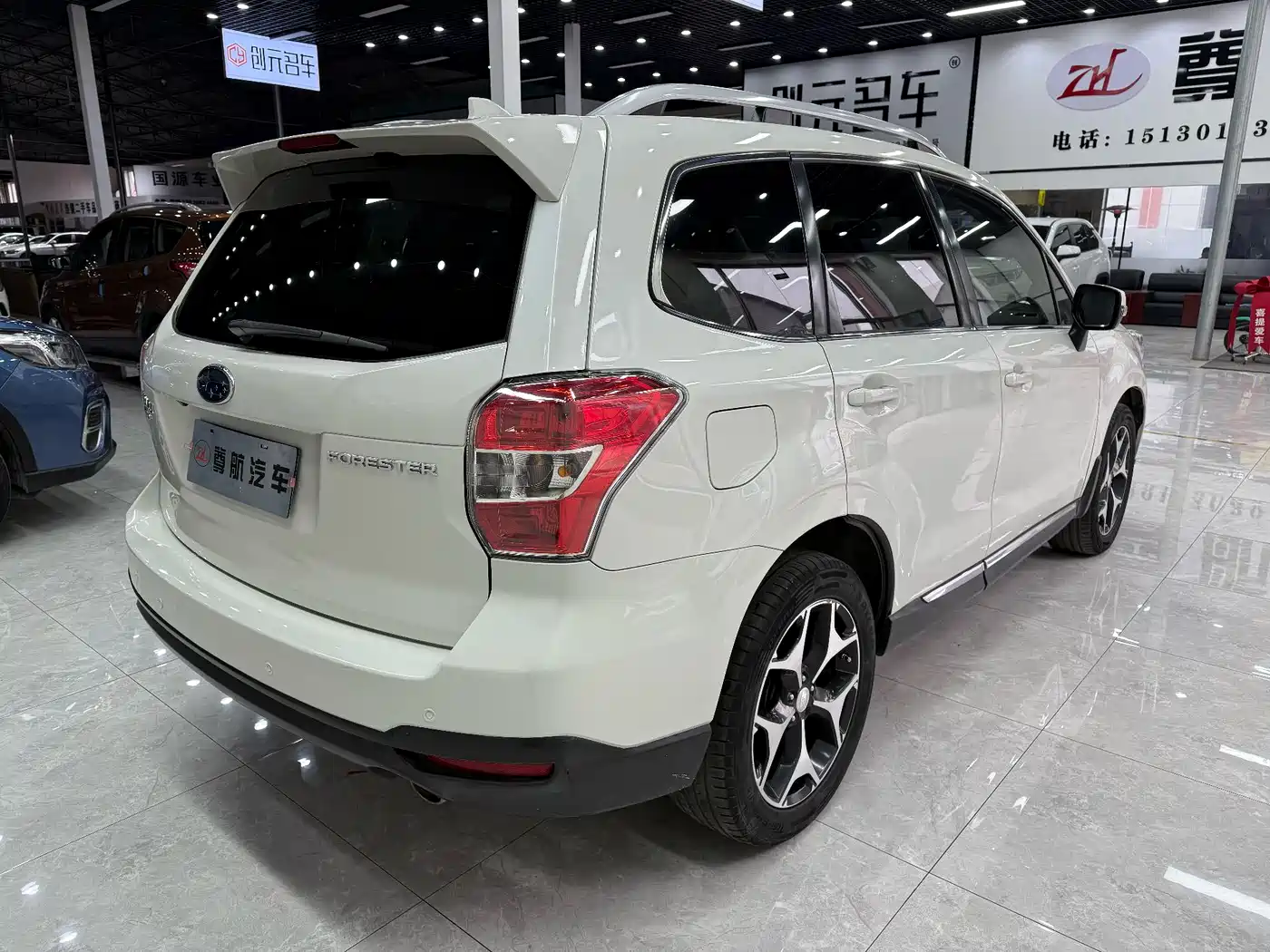 Subaru Forester 2015 2.0i Special Commemorative Edition фото 8