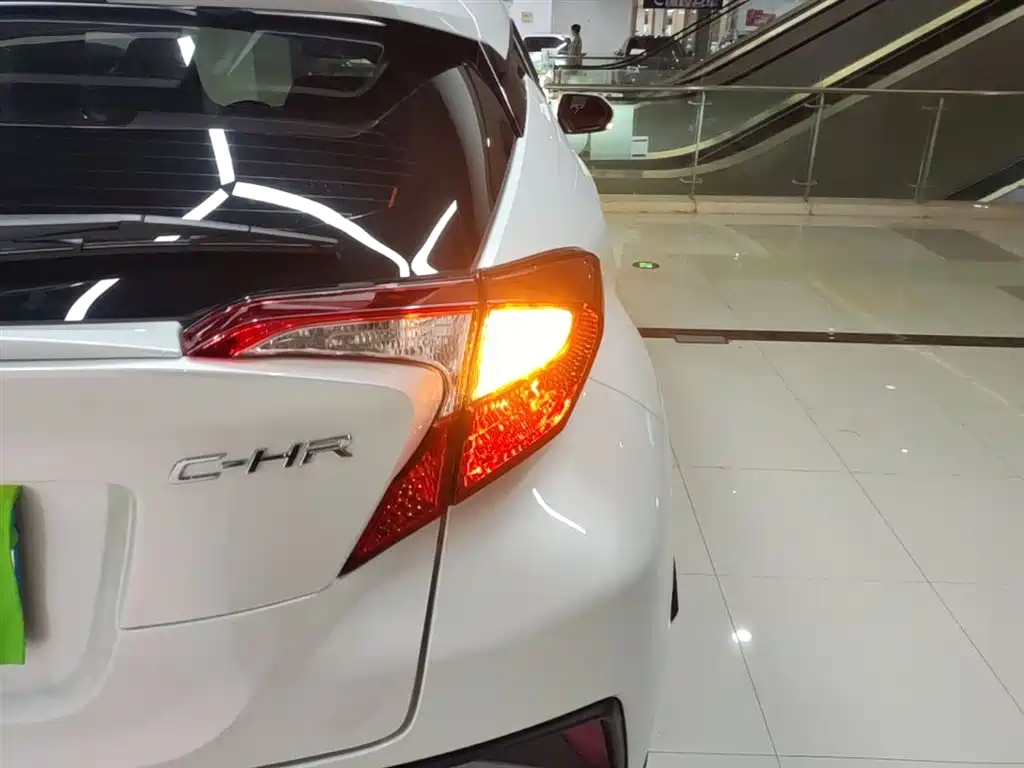 Toyota C-HR 2023 Model 2.0L Comfort Edition фото 8
