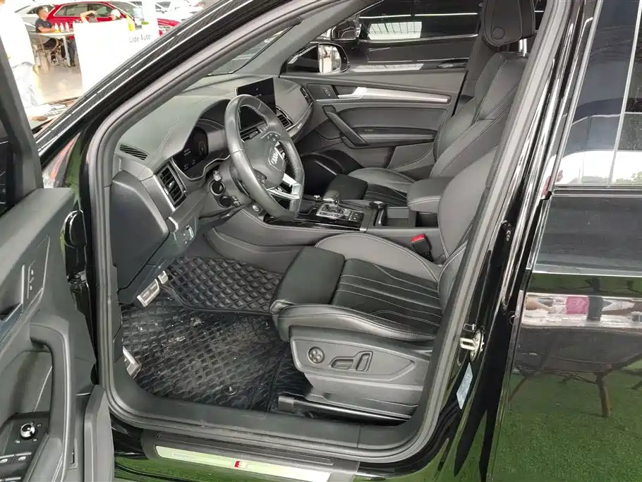 Audi Q5L 2023 40T Ice & Snow Sport Edition фото 9