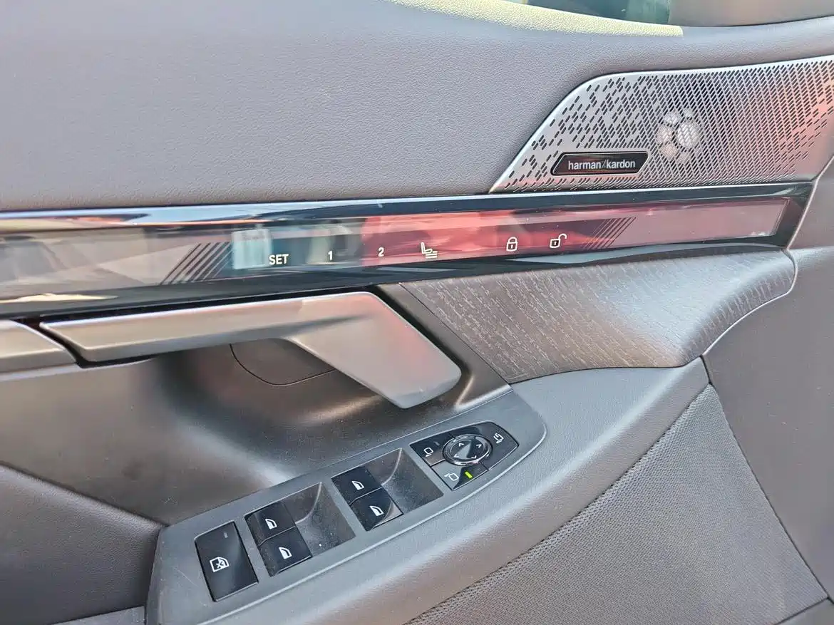 BMW 5 Series 2024 530Li Leading Model Luxury Package фото 15