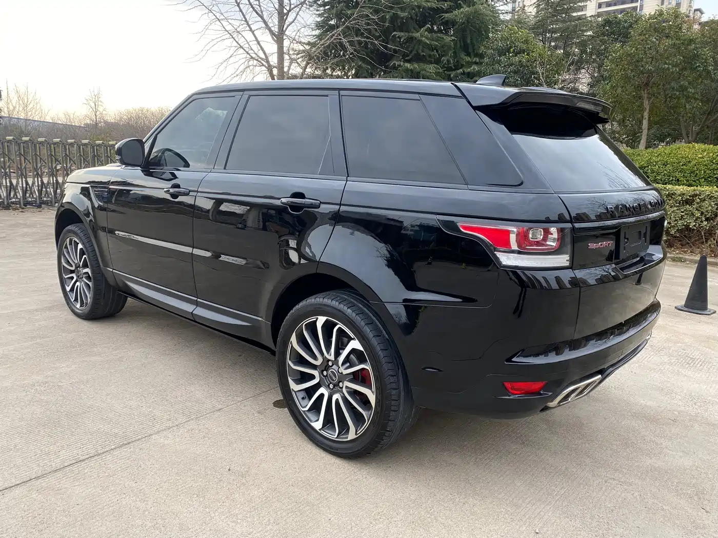 Land Rover Range Rover Sport 2017 3.0 SC V6 SE фото 21