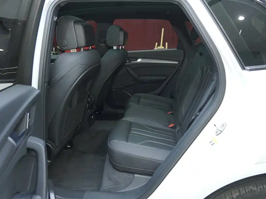 Audi Q5L 2024 Model 40 TFSI Luxury Dynamic фото 19