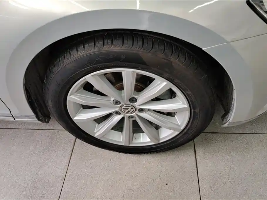 Volkswagen Magotan 2018 330TSI DSG Leading фото 6