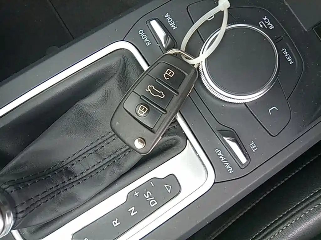 Audi Q2L 2018 35 TFSI Fashion Elegance China V фото 9