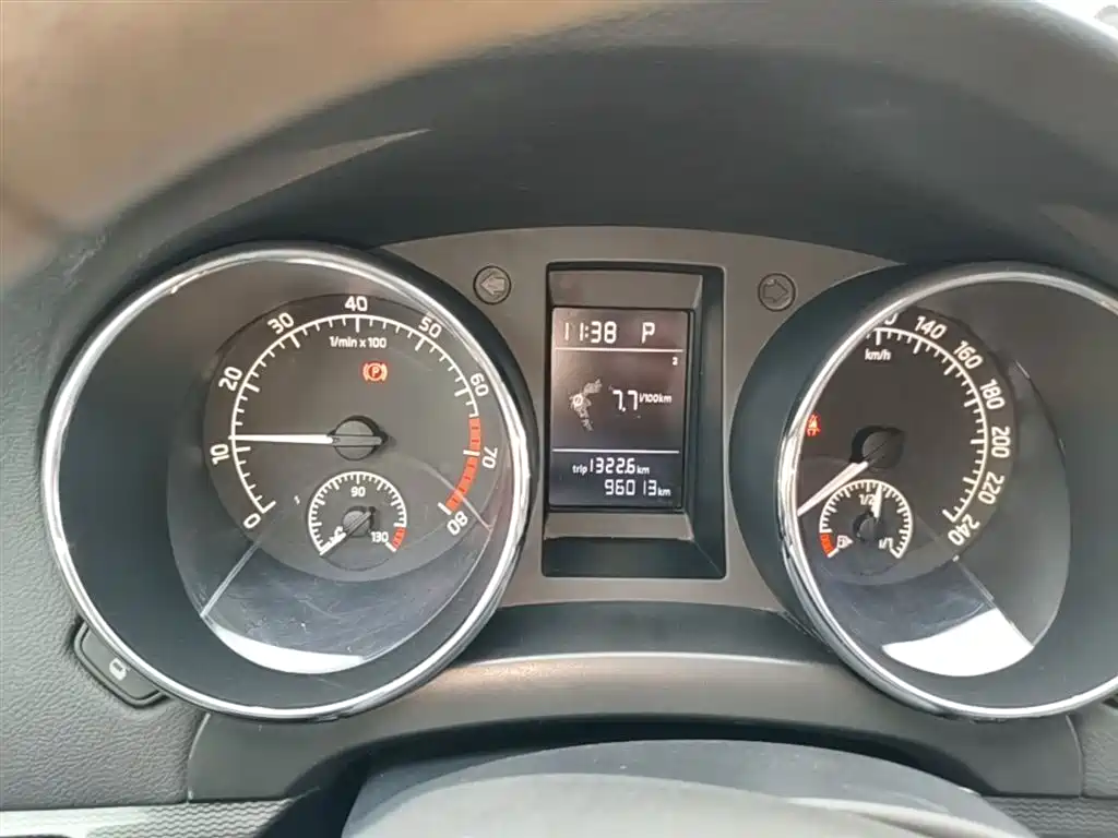 Škoda Yeti 2017 TSI280 DSG Advance фото 12