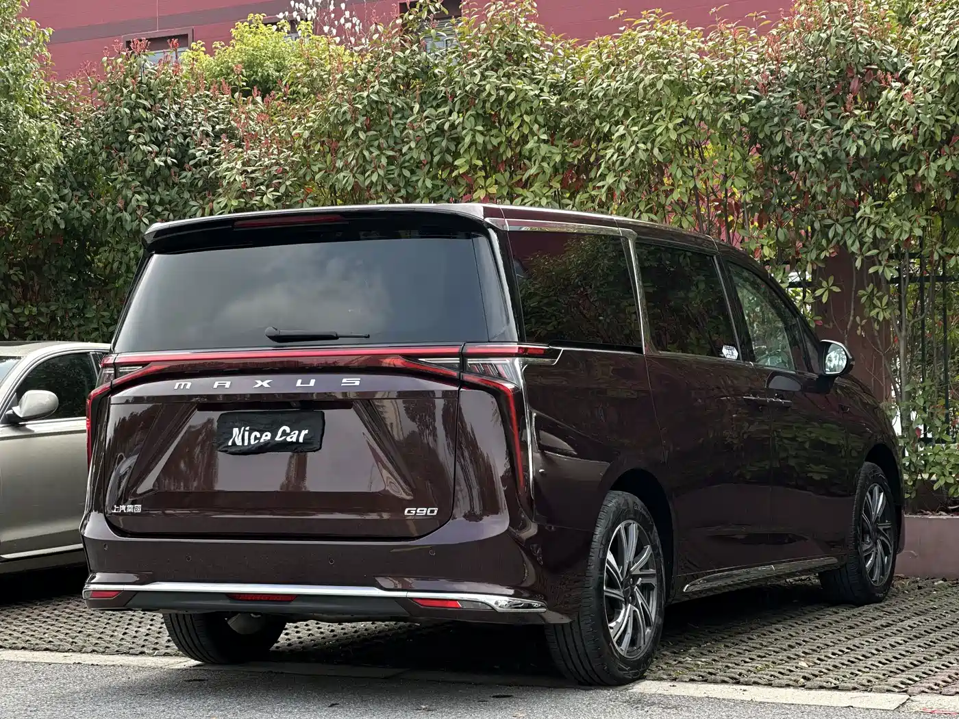 SAIC Maxus Maxus G90 2022 2.0T Interstellar 7-seater фото 27